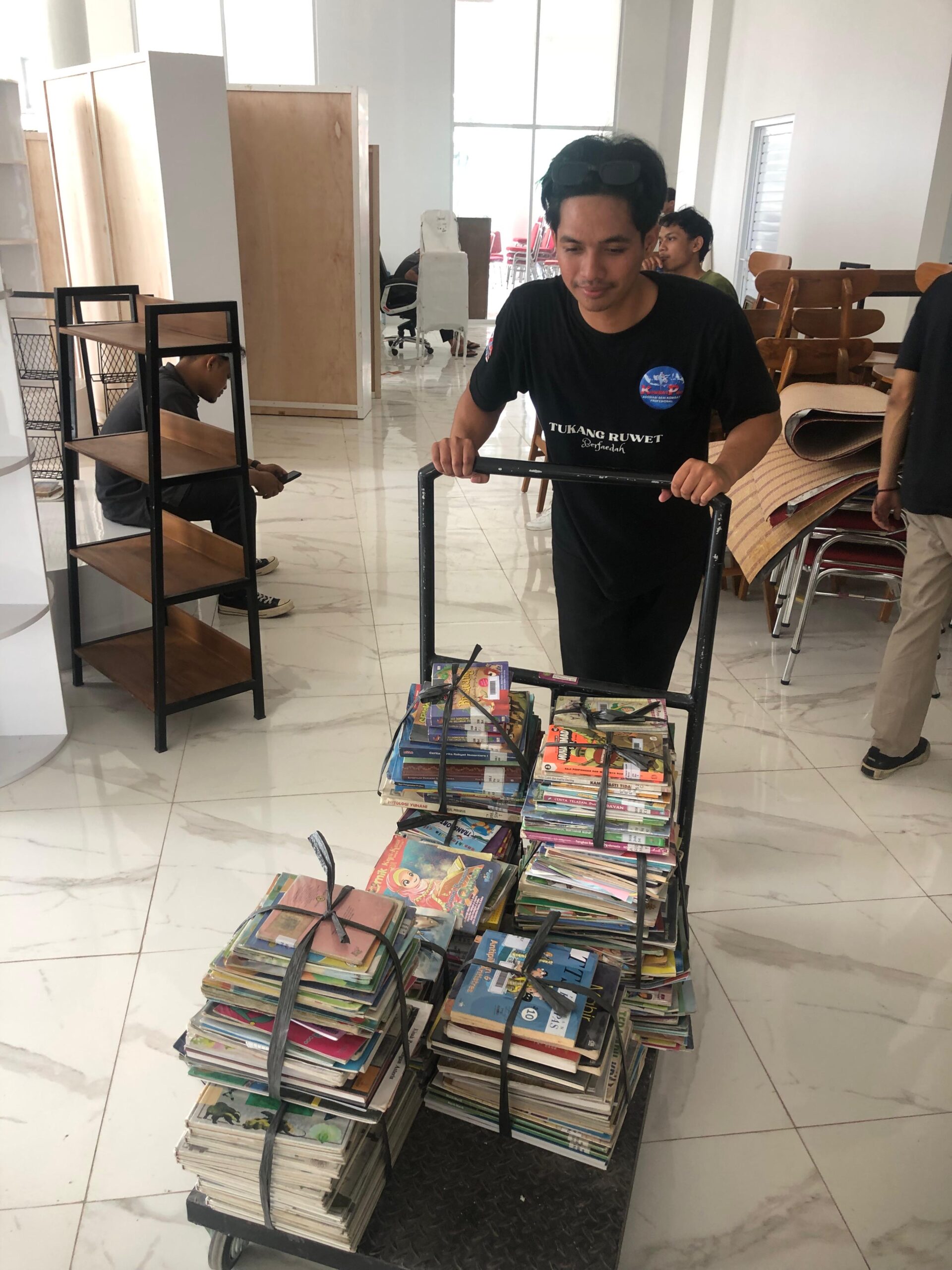 PARTISIPASI MAHASISWA PRODI PERPUSTAKAAN DAN SAINS INFORMASI “DALAM KEGIATAN SHELVING KOLEKSI DI PERPUSTAKAAN UMUM KABUPATEN BANTUL”